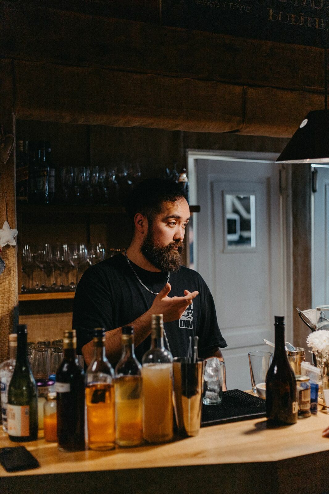 Foto Rolê Local: Uma noite gastronômica ao som de vinil em Vertiente - Bariloche. - Imagem 0